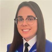 Graduada en Biotecnología, por lo que conozco diversos ámbitos, y actualmente cursando un Máster que me acredite como profesora.